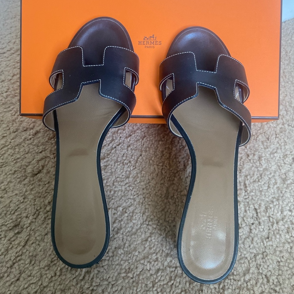 Hermès oasis sandals in Noir